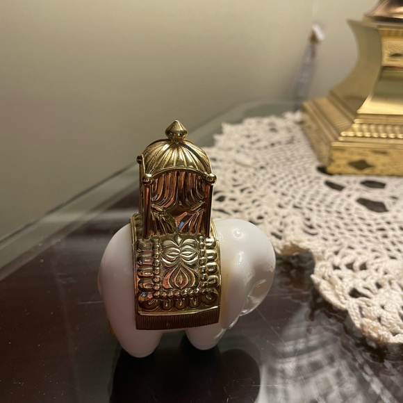 Avon elephant bottle - Picture 1 of 4